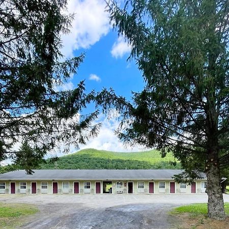 Coach Stop Motel Веллсборо Екстер'єр фото